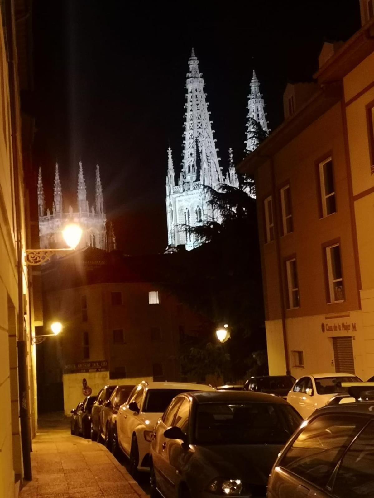 Cathedral And Castle Apartment Burgo Екстериор снимка